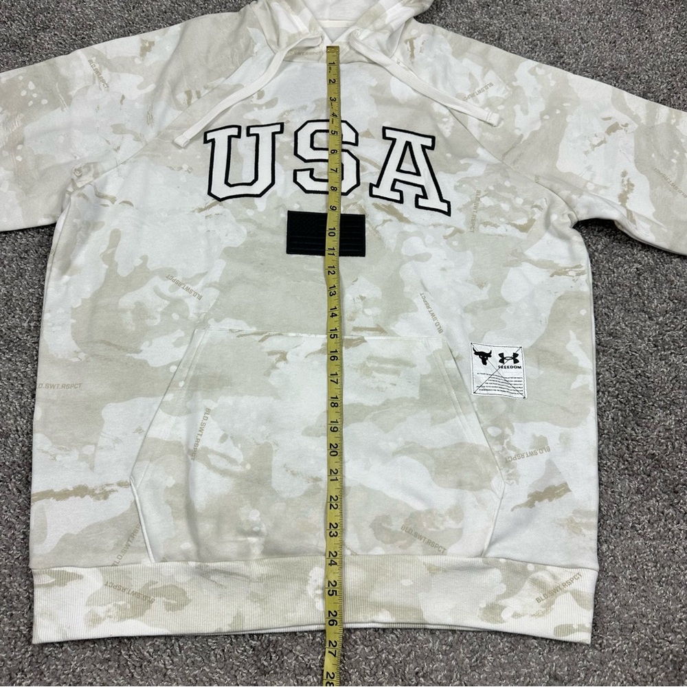 Under Armour Project Rock Veterans Day Camo Men Hoodie USA Flag Sz L 1370971-100 - Picture 10 of 12